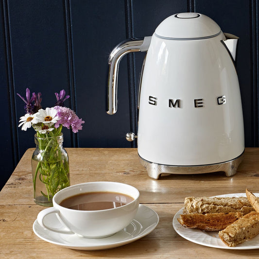 Smeg 50's Retro KLF03WHUK Kettle - White